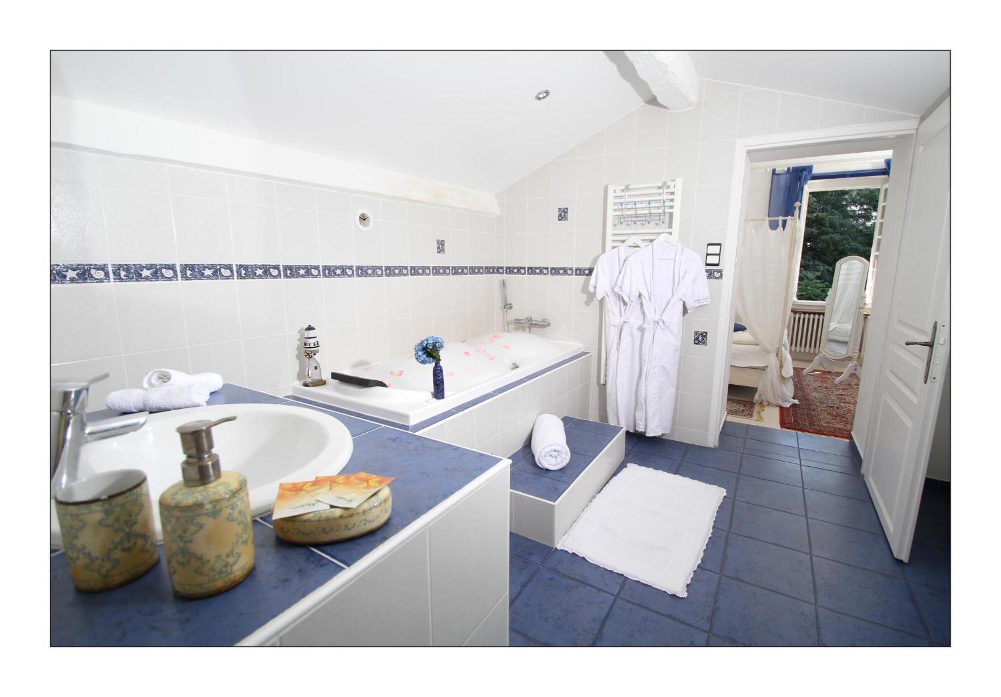 Villa Aimee Luxury Apartments With Heated Pool Vals-les-Bains Szoba fotó