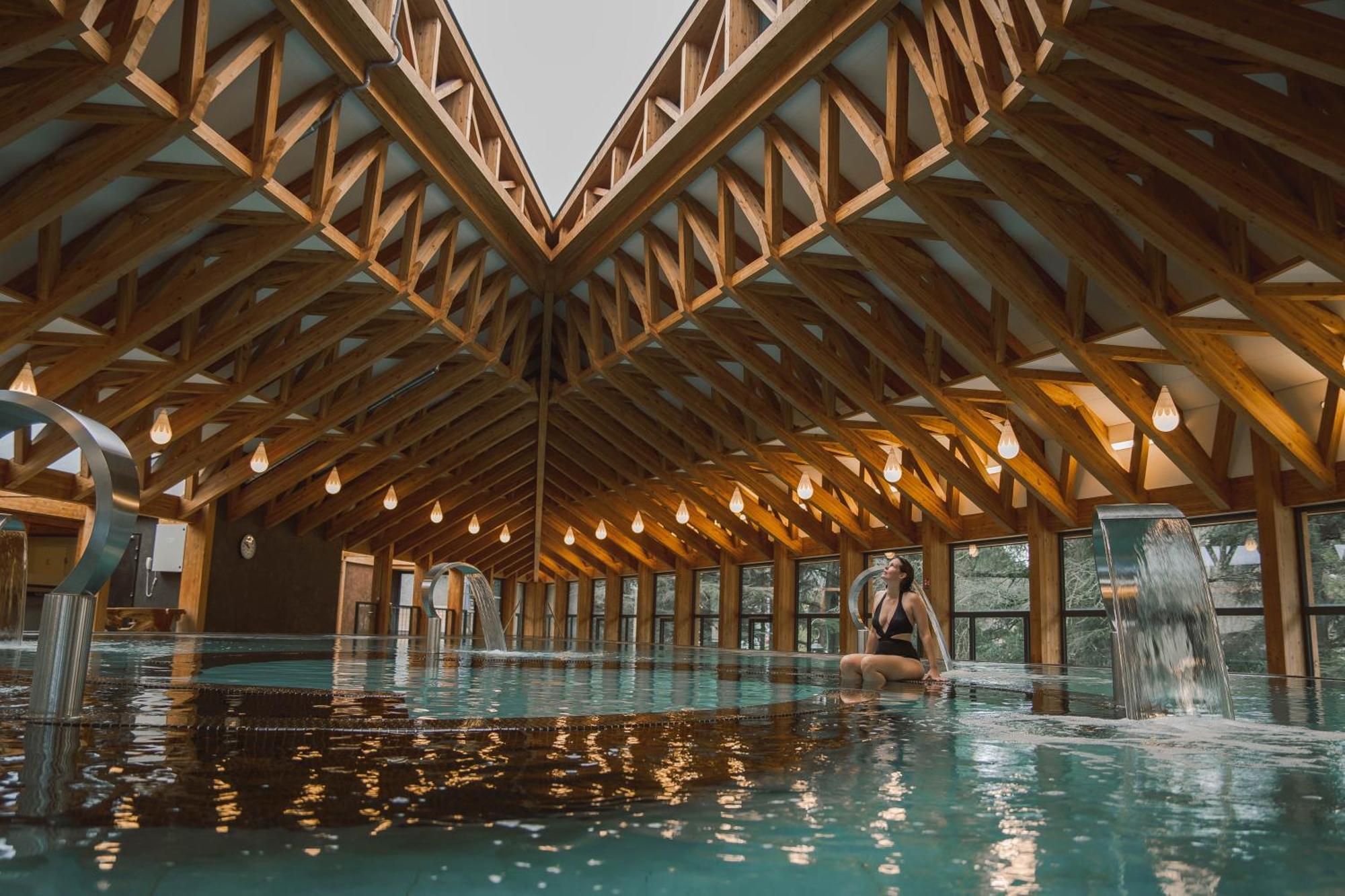 Villa Aimee Luxury Apartments With Heated Pool Vals-les-Bains Kültér fotó