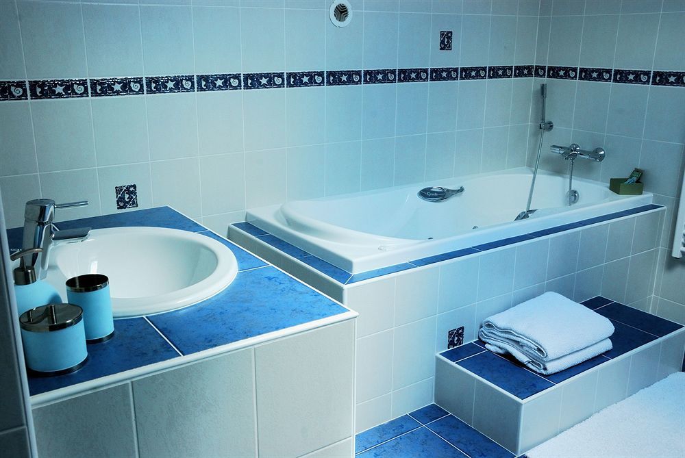 Villa Aimee Luxury Apartments With Heated Pool Vals-les-Bains Kültér fotó